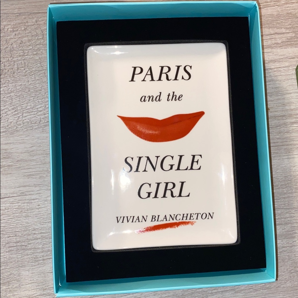 🛍️NIB! LENOX x Kate Spade A Way with Words “Paris and the Single Girl” tray